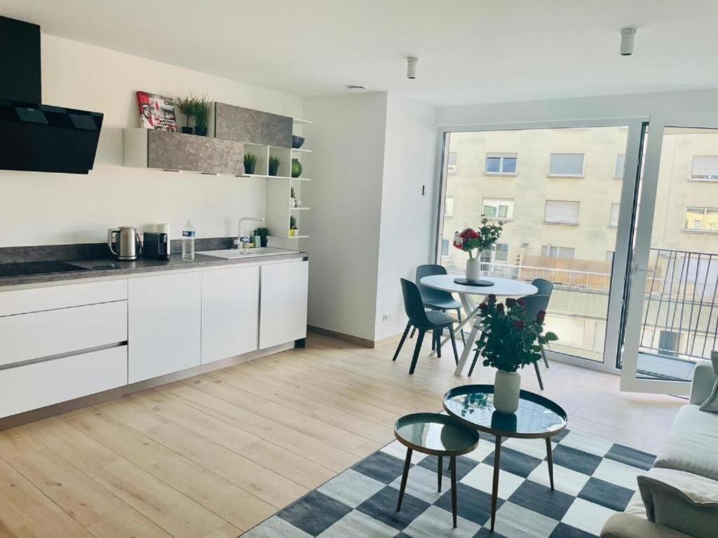Cozy 1 Bedroom Flat With Private Terrace *